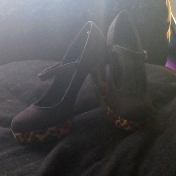 Call it SPRING Women's heels sz. 7.5 - Picture 1 of 5